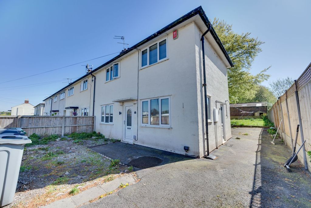 Property photo 2 of 26