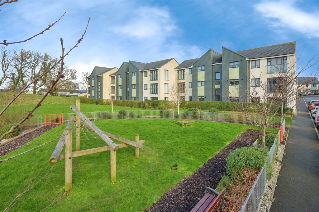 Property photo 1 of 22