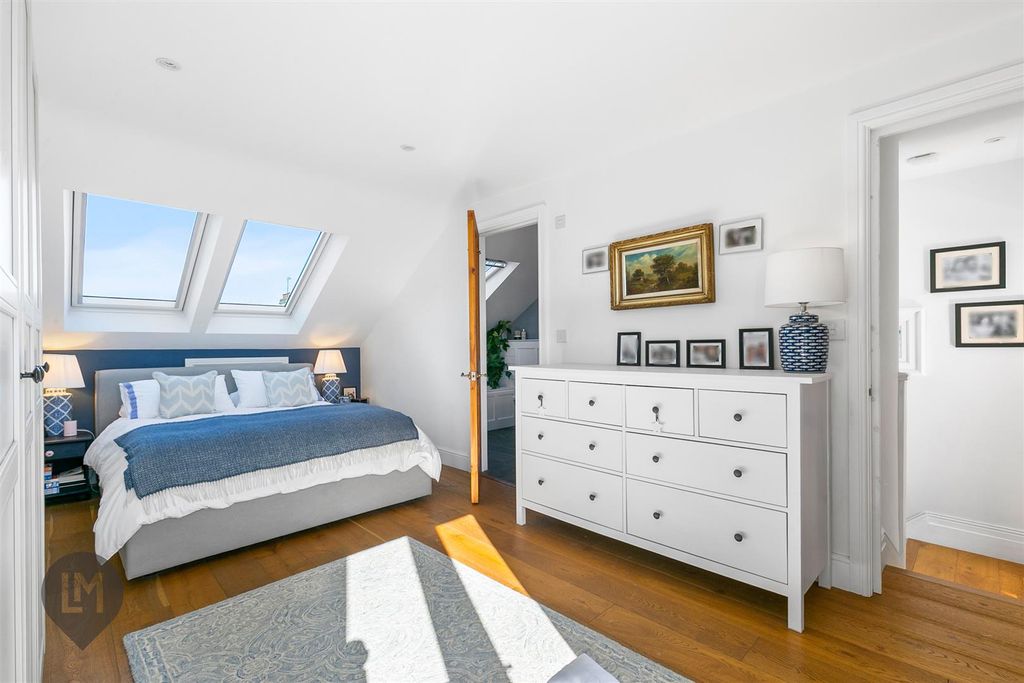 Property photo 3 of 7 Bedroom