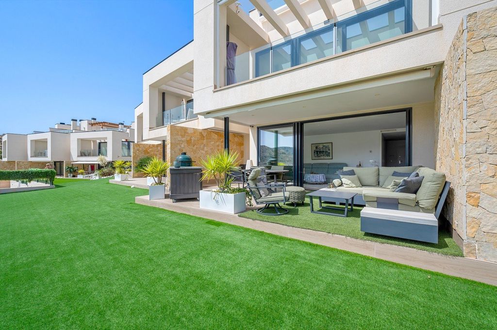 Property photo 3 of 42