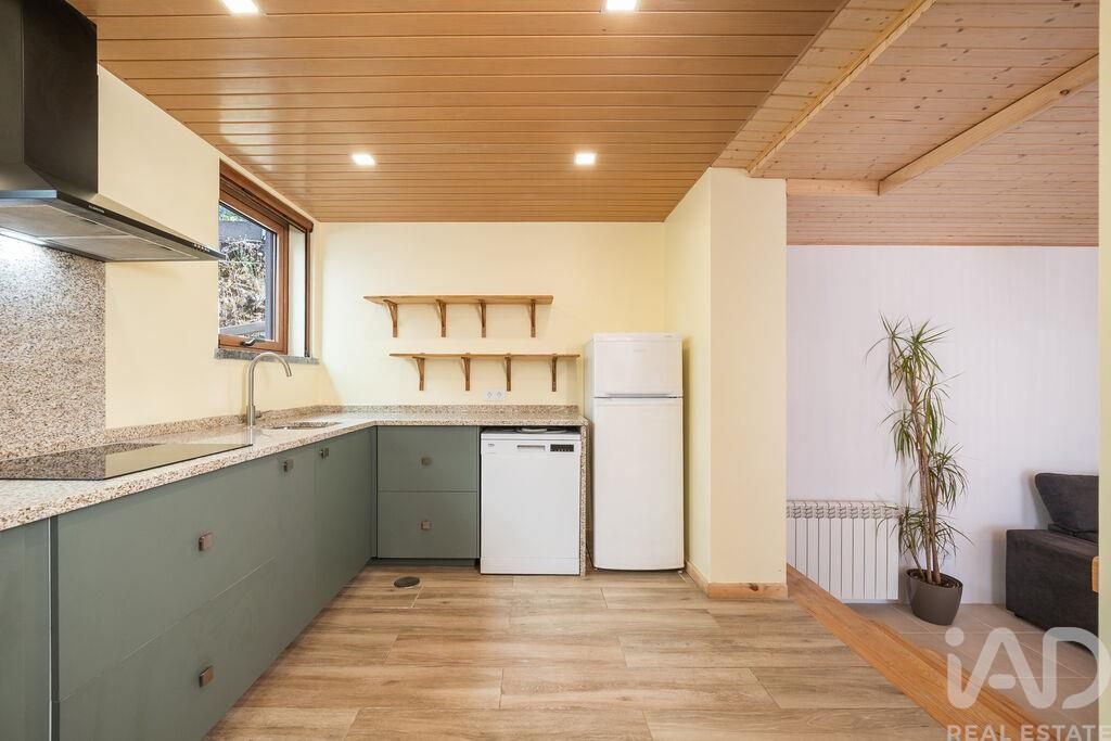 Property photo 3 of 40