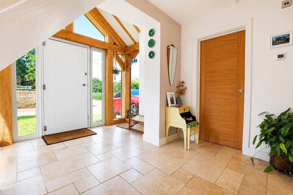 Property photo 2 of 19 Picture No. 03