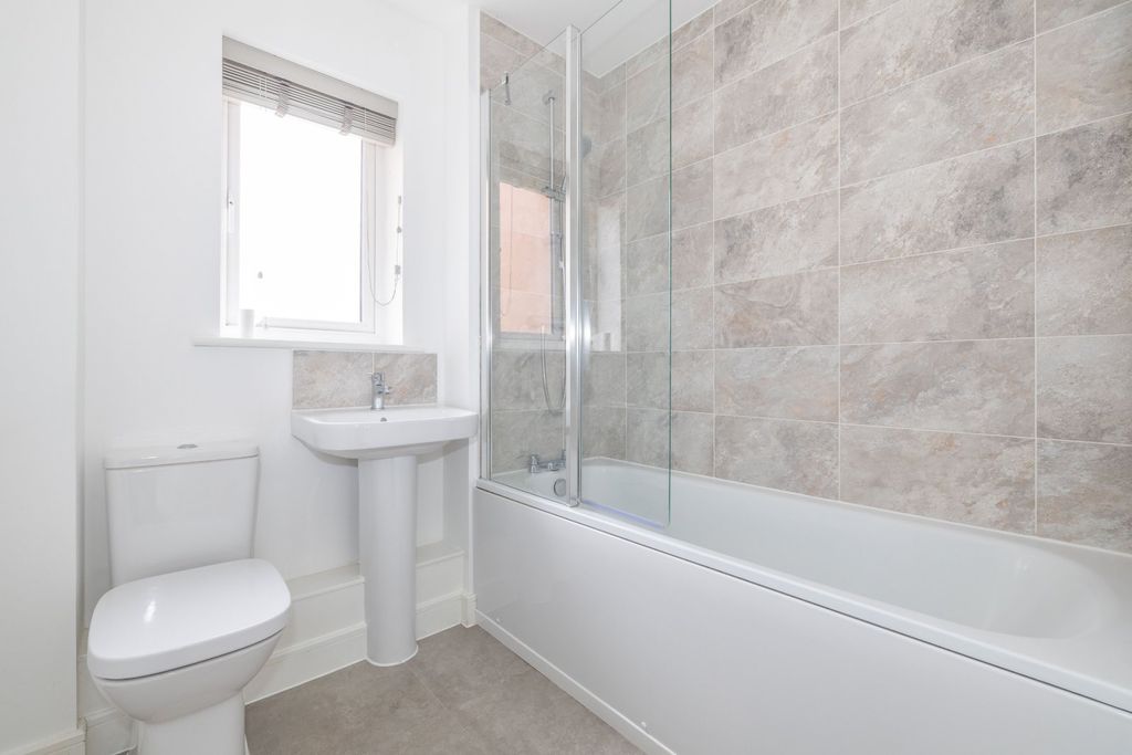 Property photo 3 of 17 Picture No. 28