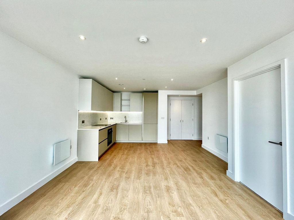 Property photo 3 of 16 Picture No. 11