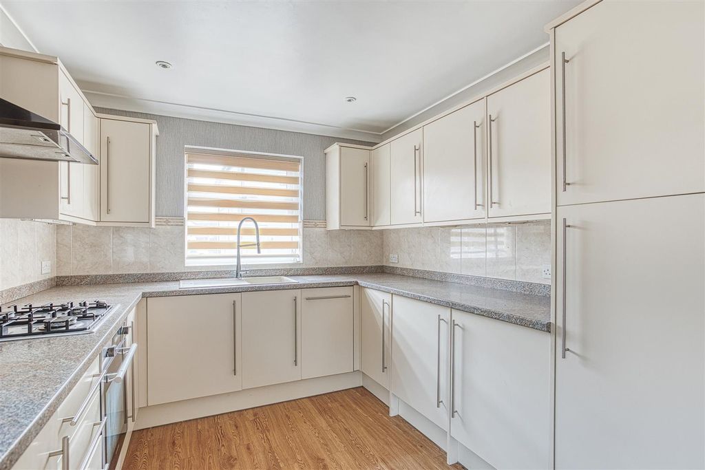 Property photo 3 of 14 316A1924_Hdr.Jpg