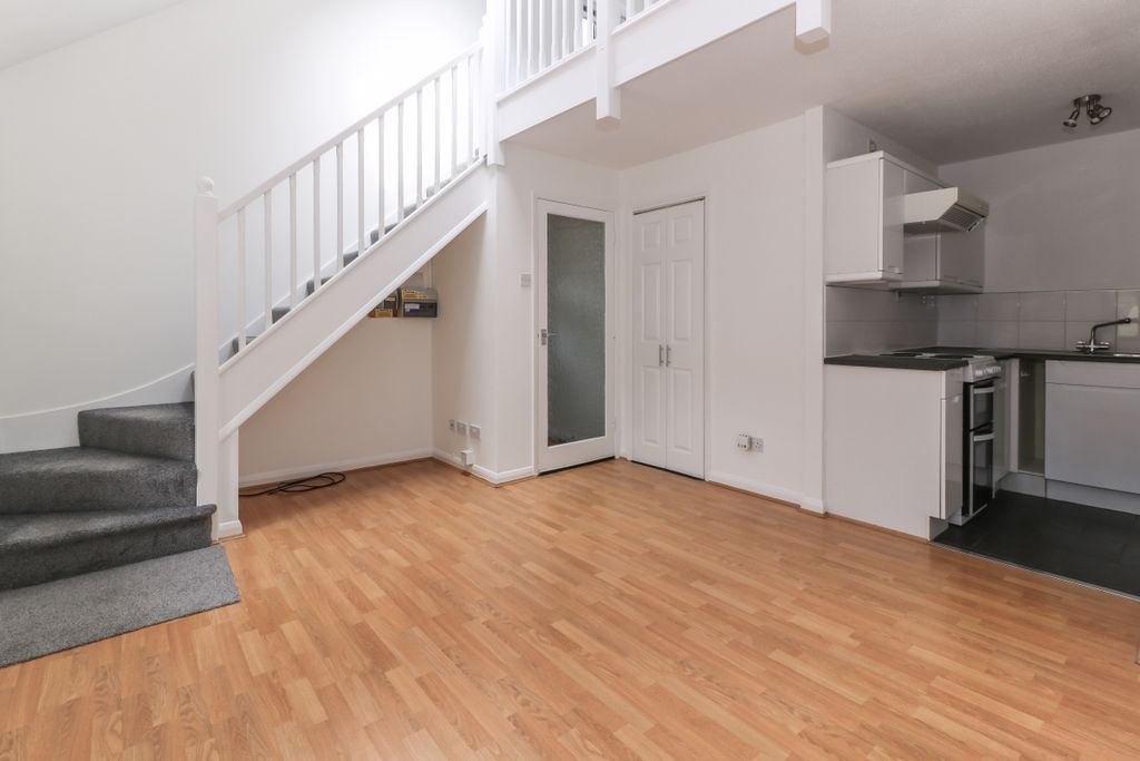 Property photo 2 of 8 65118