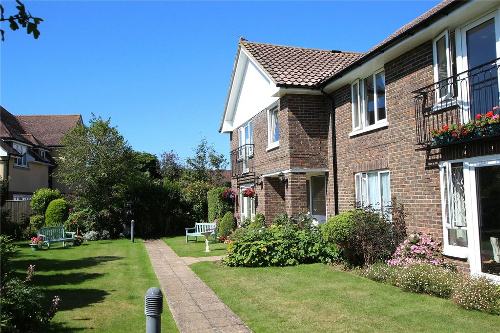 Property photo 1 of 7 External