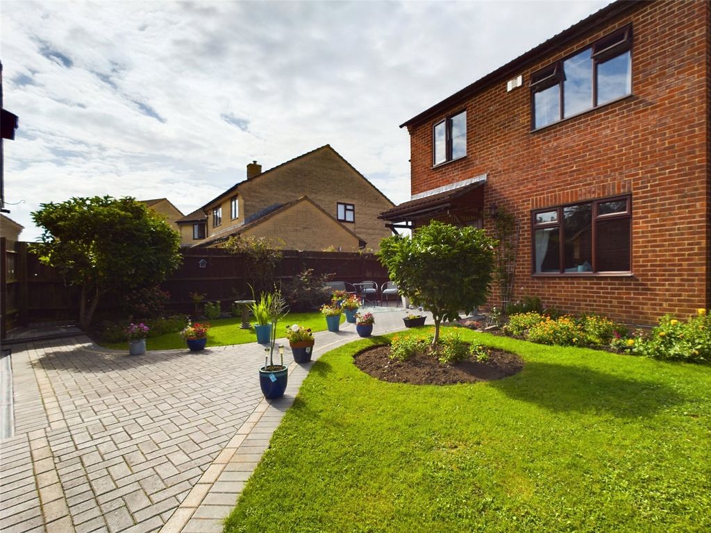 Property photo 2 of 23 Picture No. 27