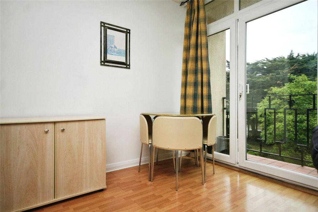 Property photo 3 of 10 Picture No. 13