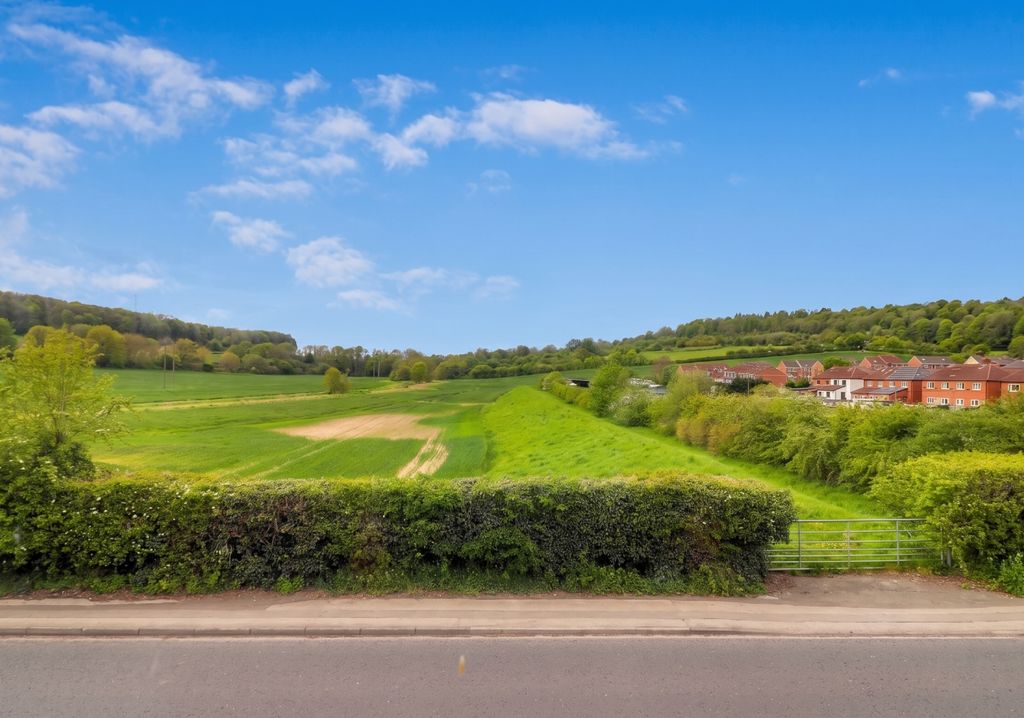 Property photo 3 of 26 Field Views