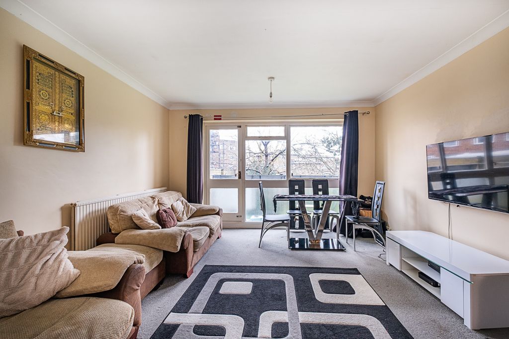 Property photo 3 of 16