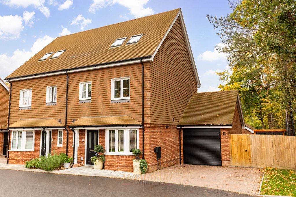 Property photo 1 of 27