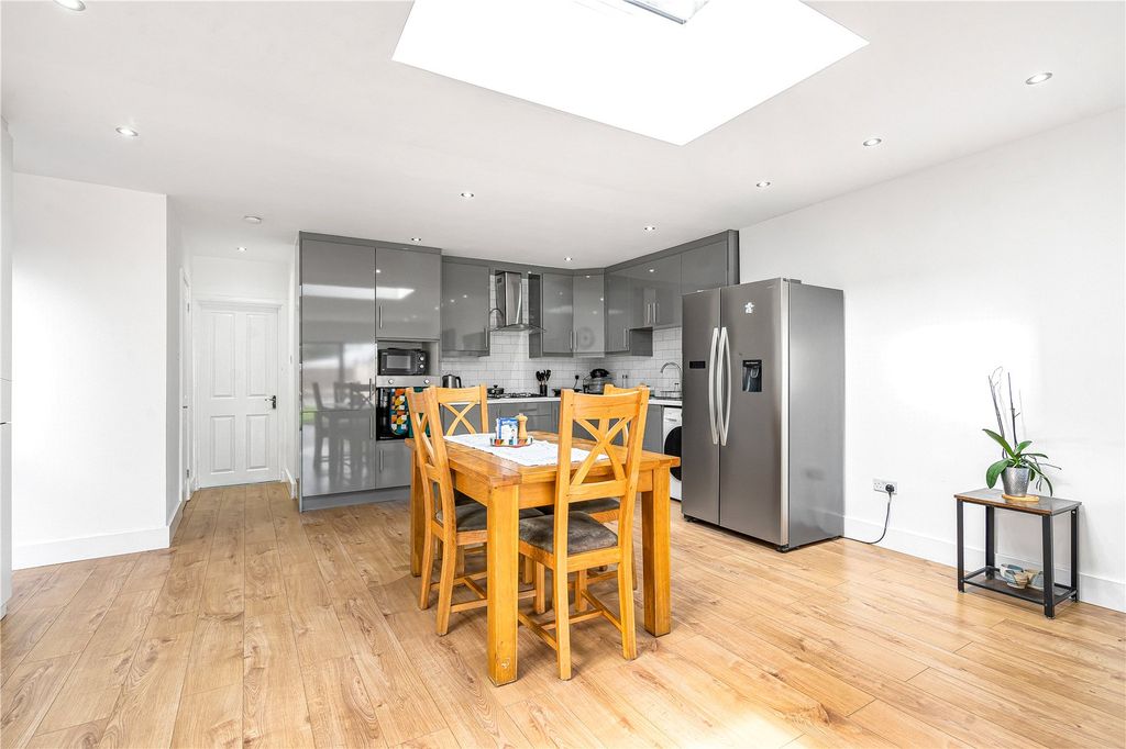 Property photo 3 of 22 Dining/Kitchen