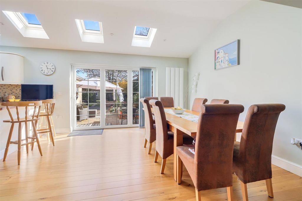 Property photo 3 of 28 Img (29).Jpg