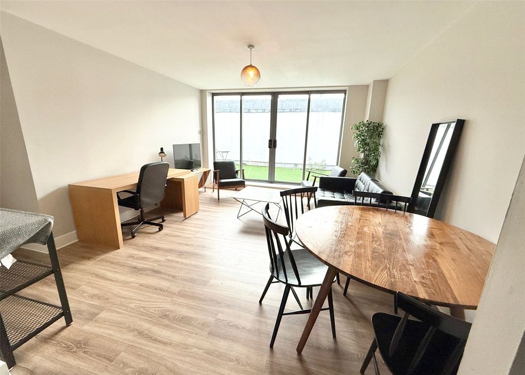 Property photo 3 of 22 Picture No. 16