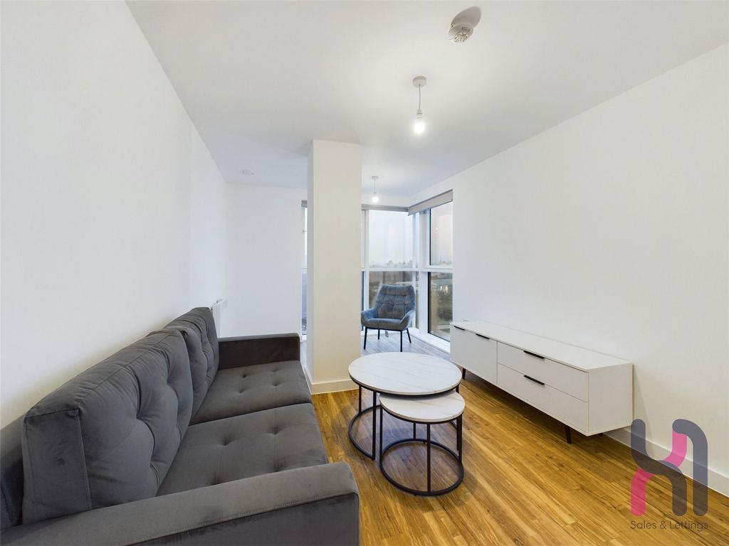 Property photo 3 of 18 Picture No. 06