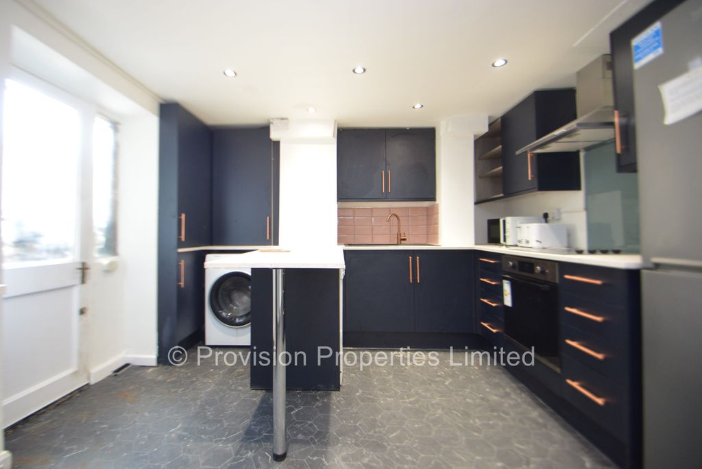 Property photo 2 of 15 Photo