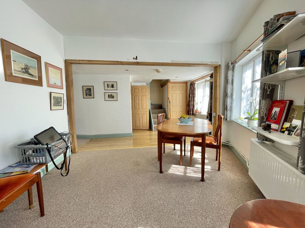 Property photo 3 of 24