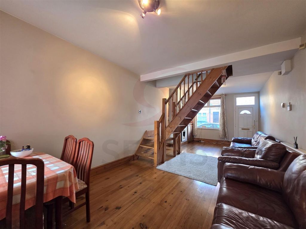 Property photo 3 of 10 Dining Area