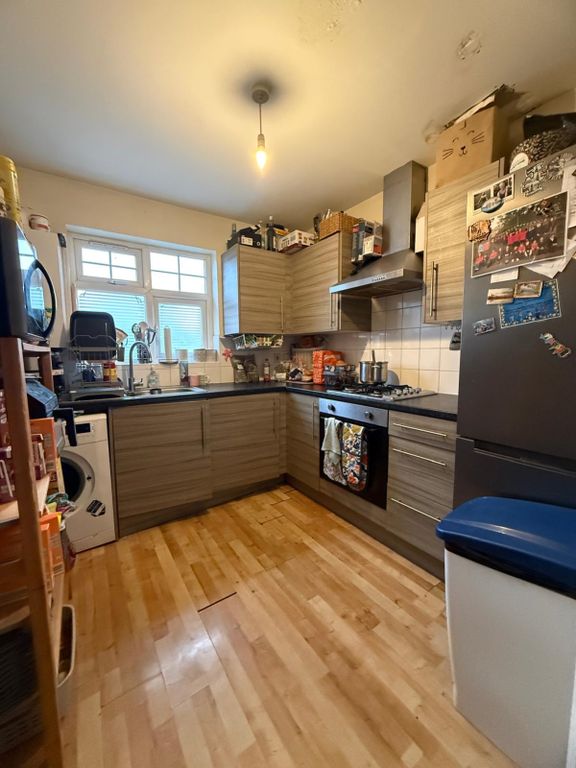 Property photo 2 of 6 d68B50A4-8308-48dc-9Bc2-34912B54d205