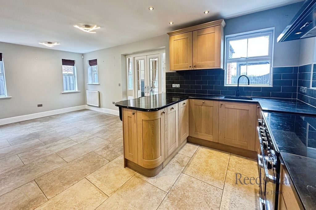 Property photo 3 of 29 Kitchen Dining Room