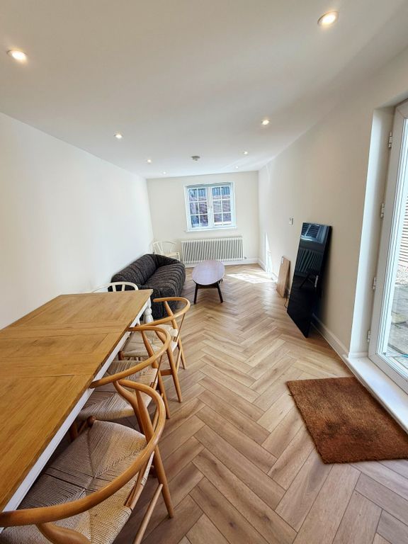 Property photo 3 of 12 Gallery