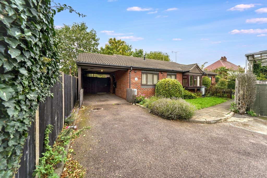 Property photo 1 of 17 58B Walsall Road, Aldridge, Walsall Ws9 0Jl