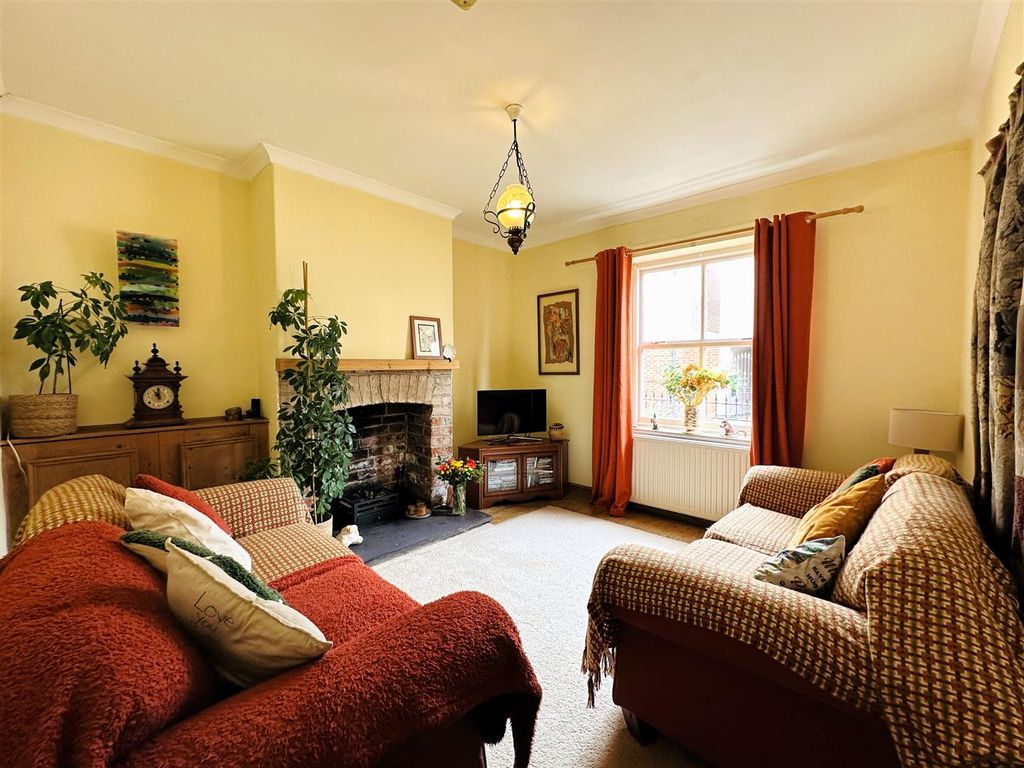 Property photo 2 of 17