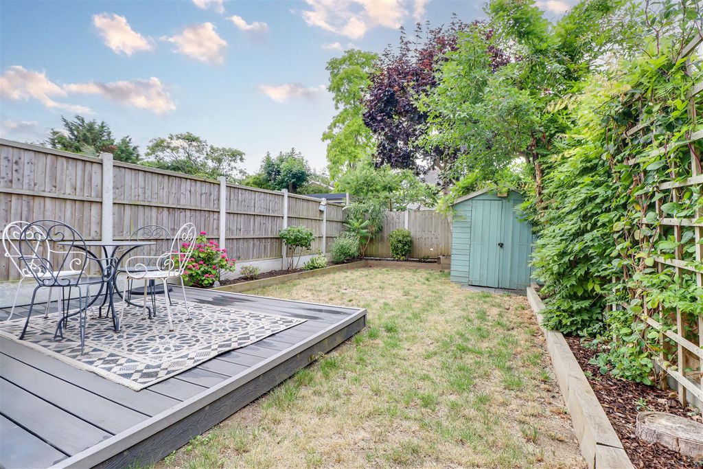 Property photo 2 of 17