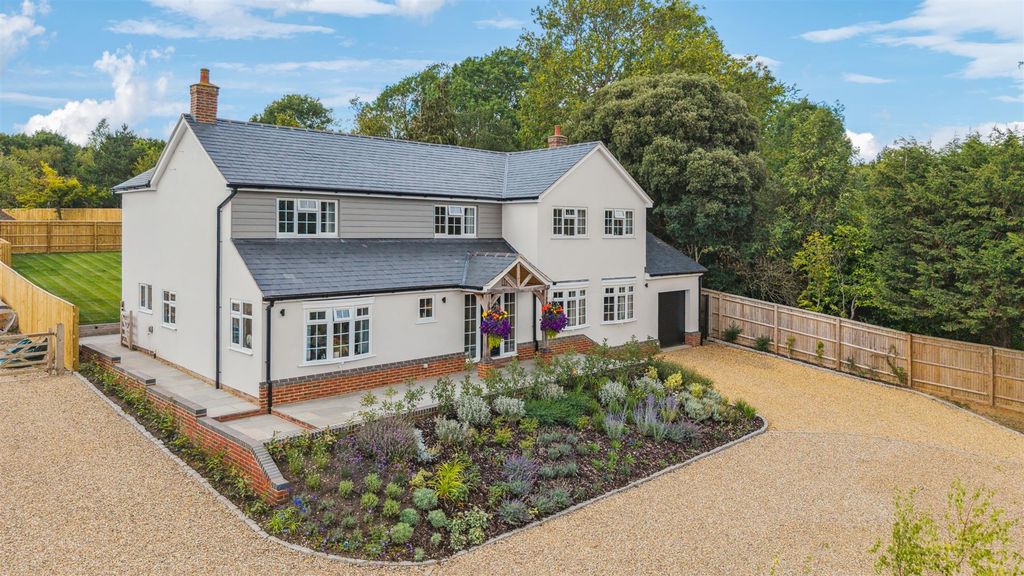 Property photo 1 of 24 Claridges Farm