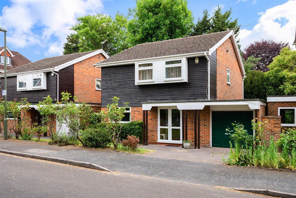Property photo 1 of 17 Chartwell Place (25).Jpg
