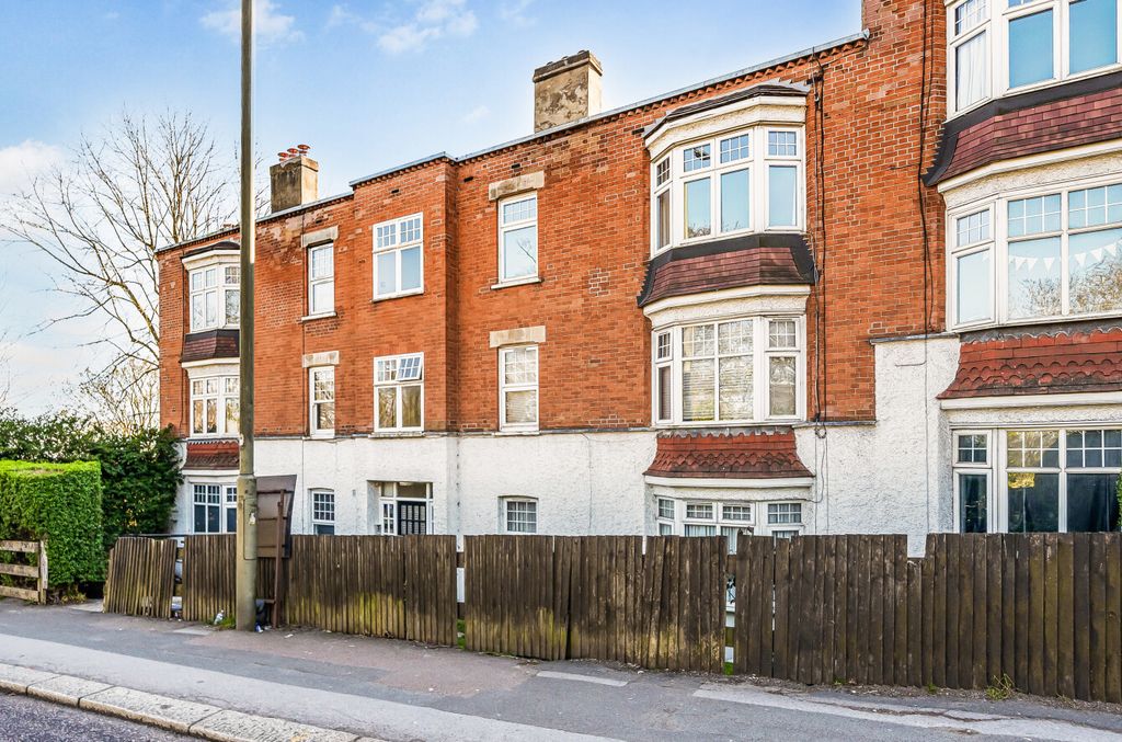 Property photo 1 of 16 1437100-1-69d5215...