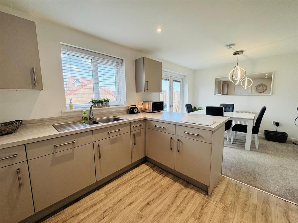 Property photo 3 of 18 Kitchen Diner