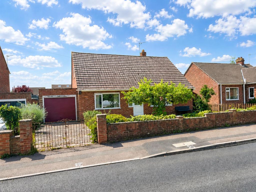 Property photo 1 of 16