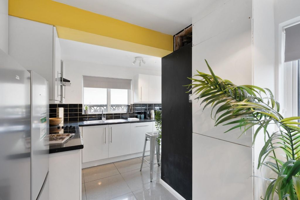 Property photo 3 of 24 3.Jpg