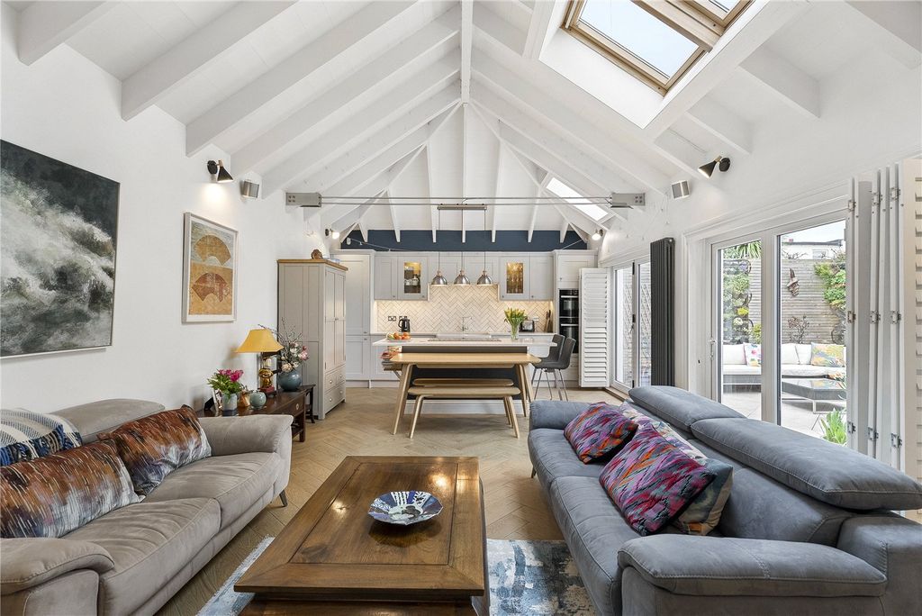 Property photo 3 of 33 Picture 3