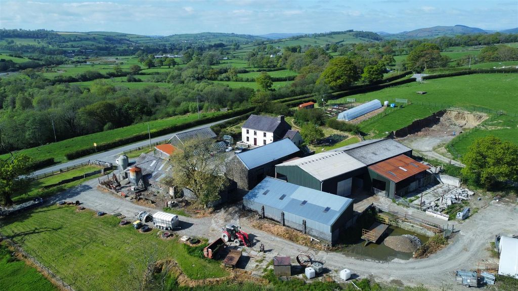 Property photo 2 of 51