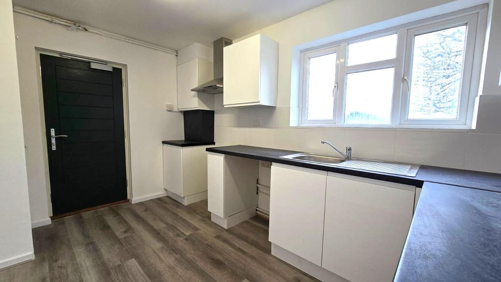 Property photo 3 of 11 444444.Jpeg