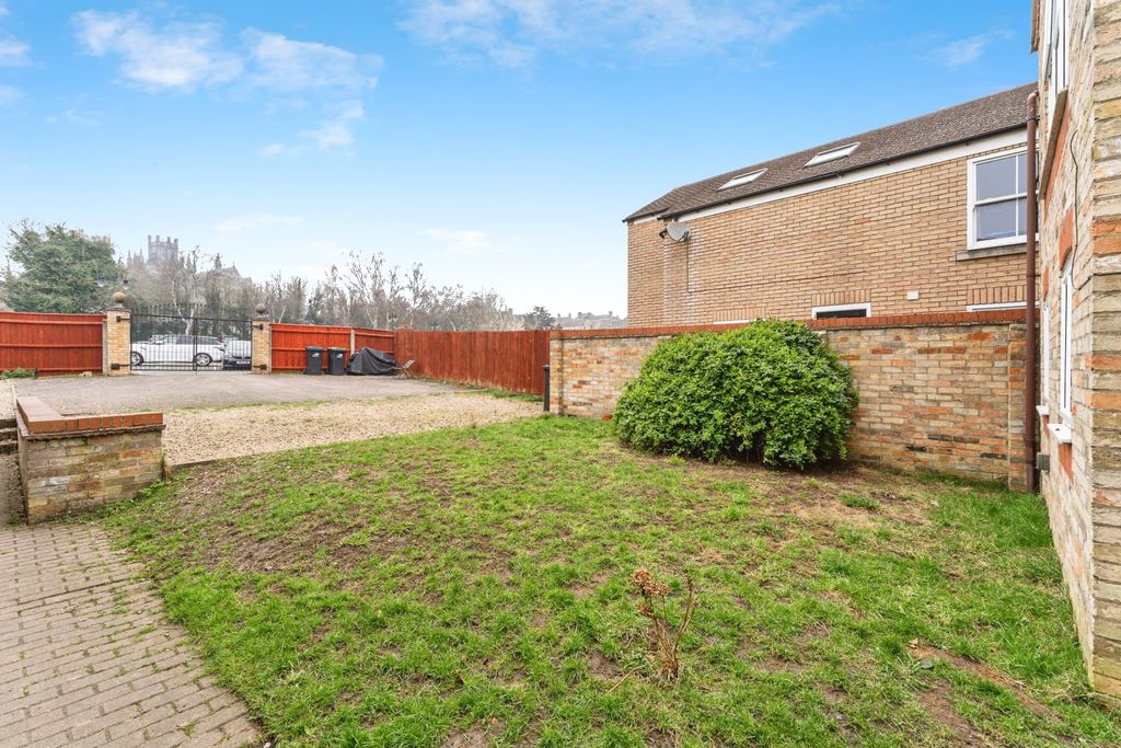 Property photo 3 of 18 Photography