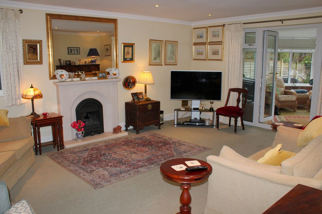 Property photo 2 of 18