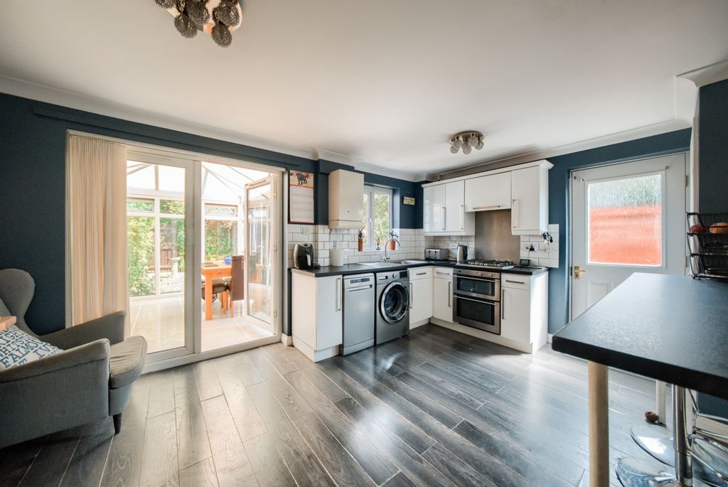 Property photo 3 of 12 Xt5A5750-Hdr(3)