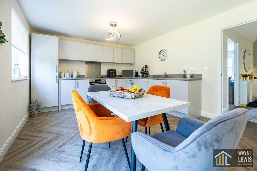 Property photo 3 of 44