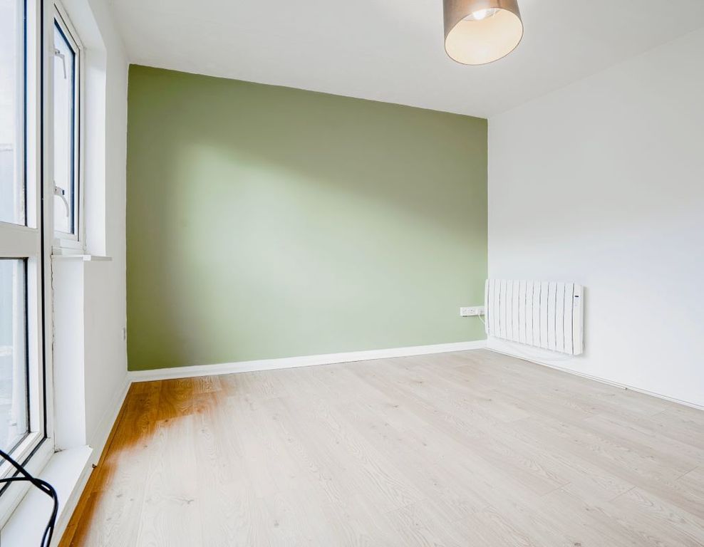 Property photo 2 of 6 Lounge Diner