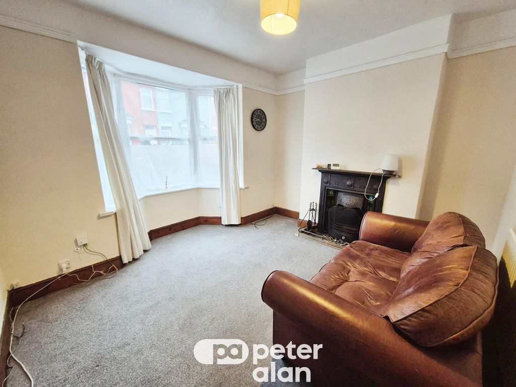 Property photo 2 of 14 Image