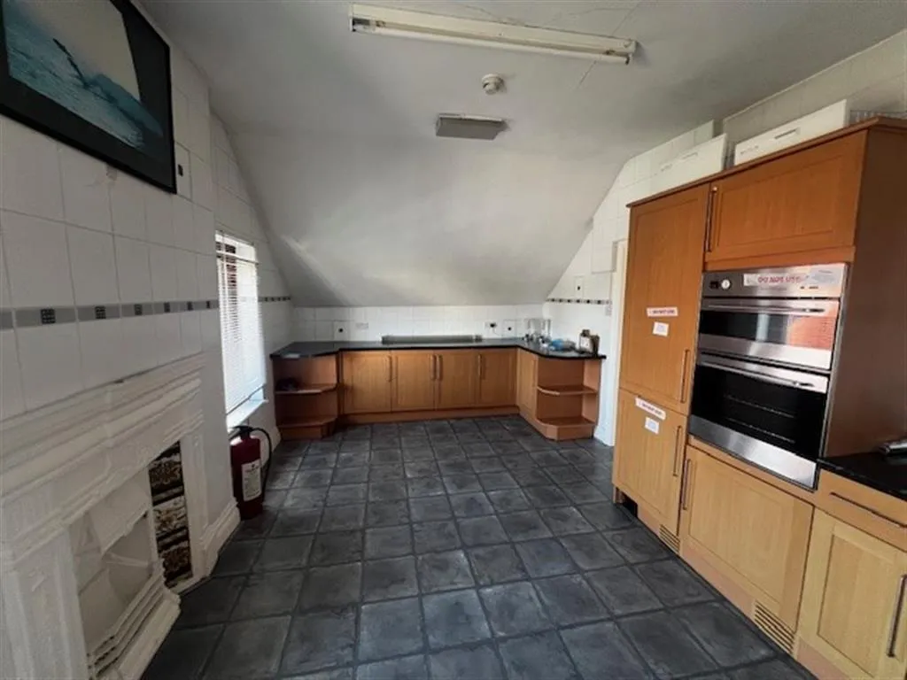 House in Cardiff CF23, Penylan - More