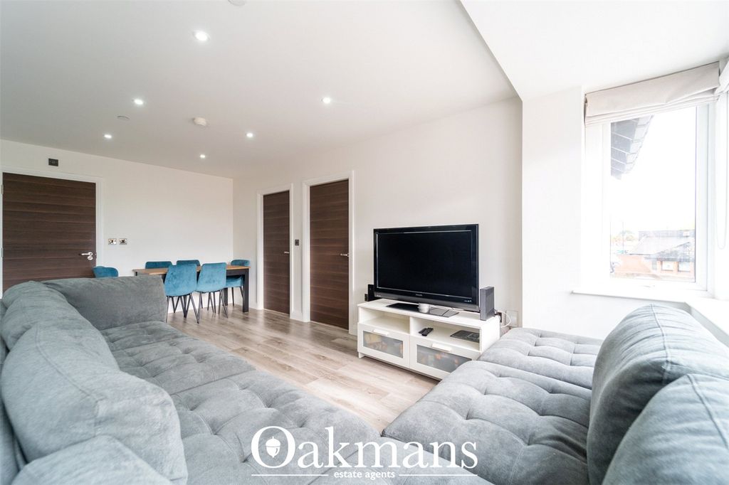 Property photo 2 of 29 Picture No. 20