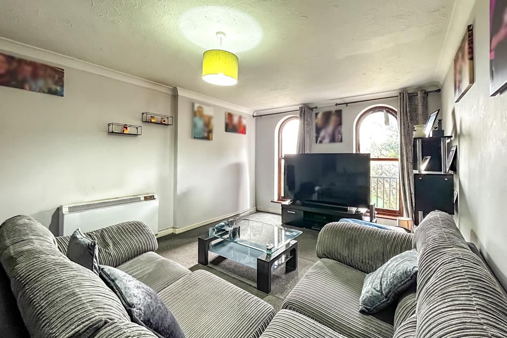 Property photo 2 of 20 Lounge