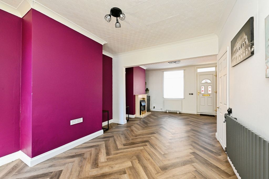 Property photo 2 of 9 Pbox-Img.Jpg