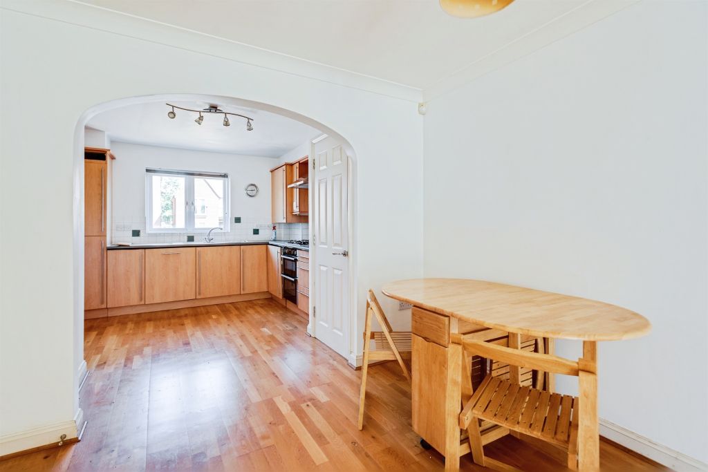 Property photo 3 of 16