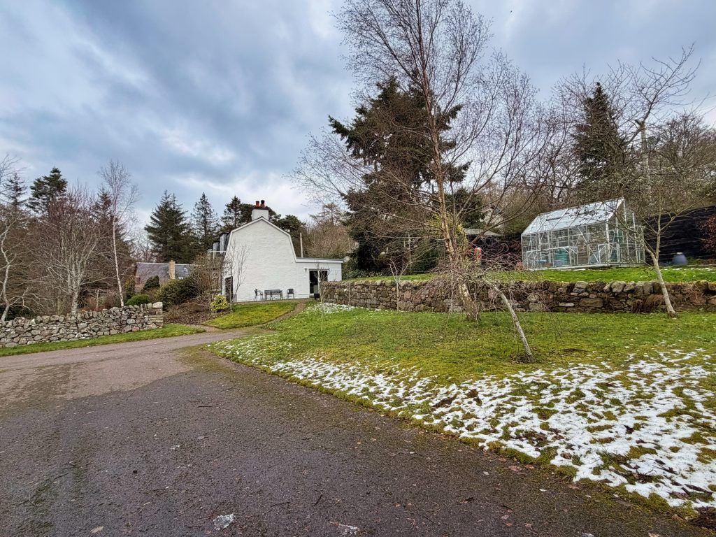 Property photo 2 of 18